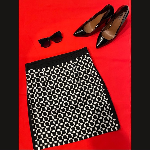 White House Black Market Dresses & Skirts - WHBM Geo Skirt